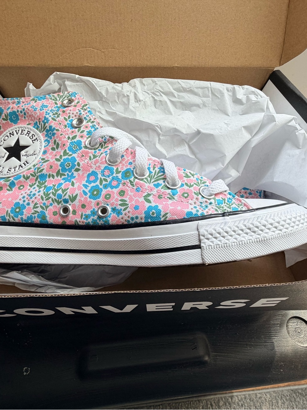 Converse High Top Floral print Sneakers - Picture 3 of 8